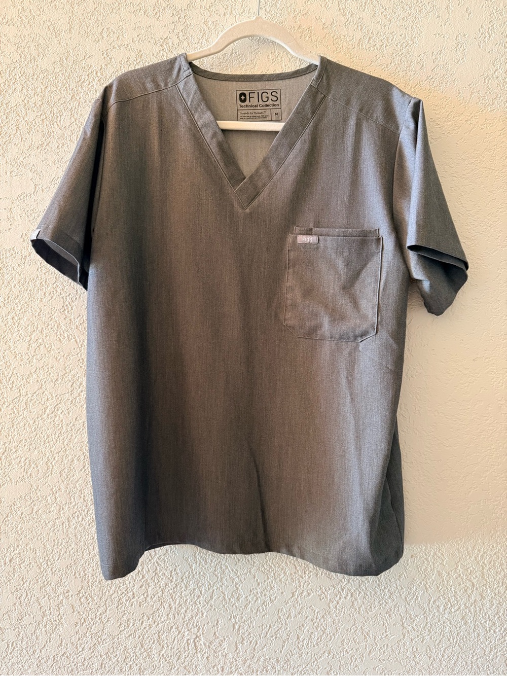 FIGS Technical Collection Caterina Mens Gray V-Neck Scrub Short Sleeve Sz Medium